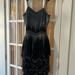 Heavy, quality vintage beaded silk dress ✨ ♟️